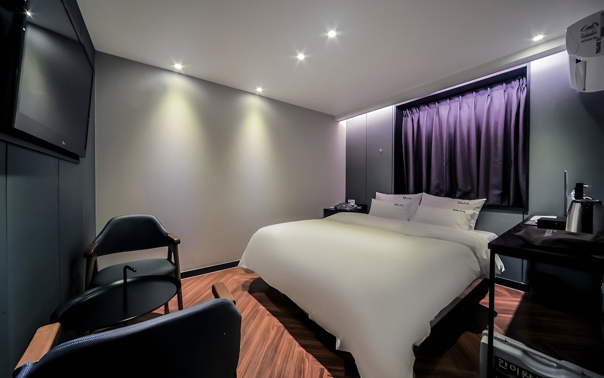 Busan Daeyeondong Hotel Smith, South Korea