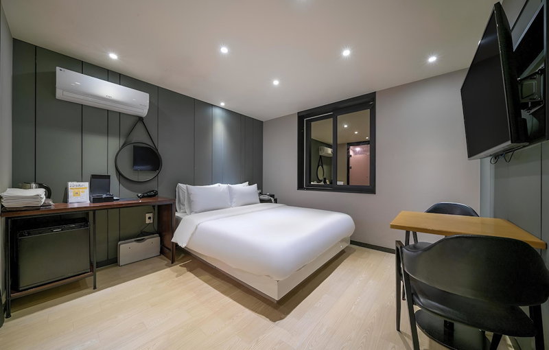 Busan Daeyeondong Hotel Smith, Busan, South Korea