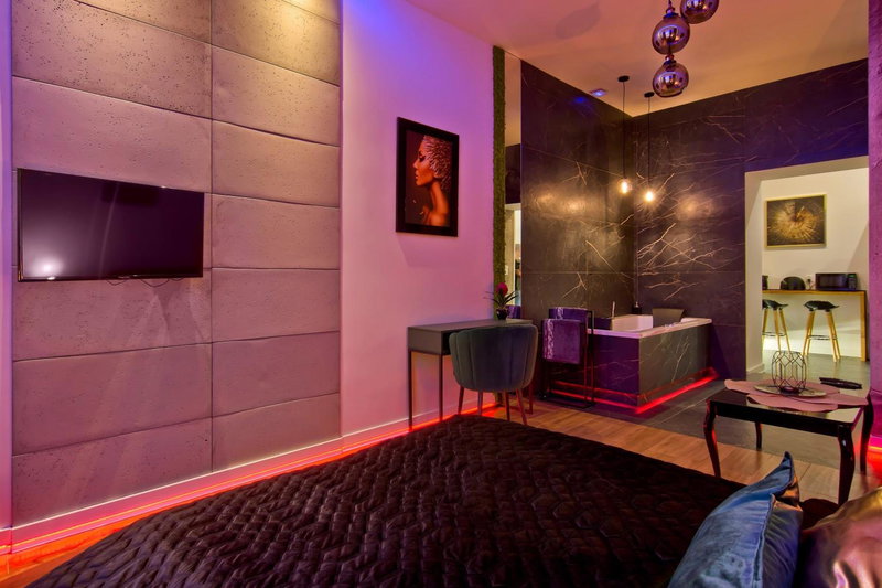 Apartament czarny z jacuzzi, Kraków, Poland