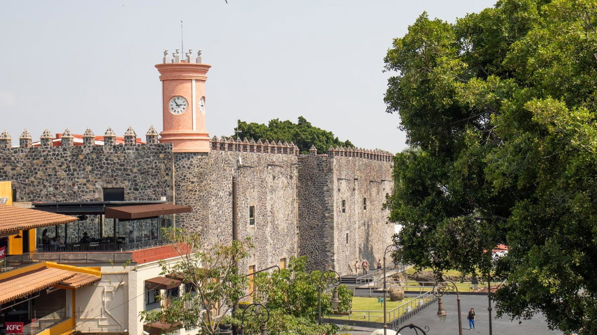Suites Las Plazas, Mexico
