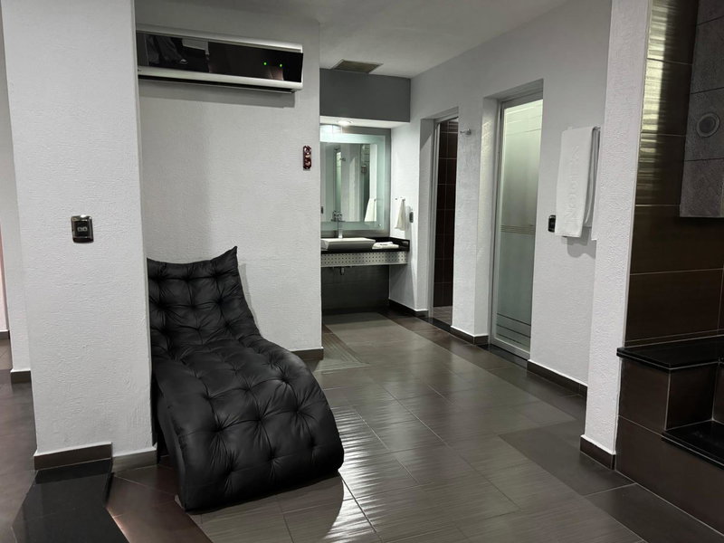 Kuboz Motor Hotel (Motel y Hotel), Guadalajara, Mexico