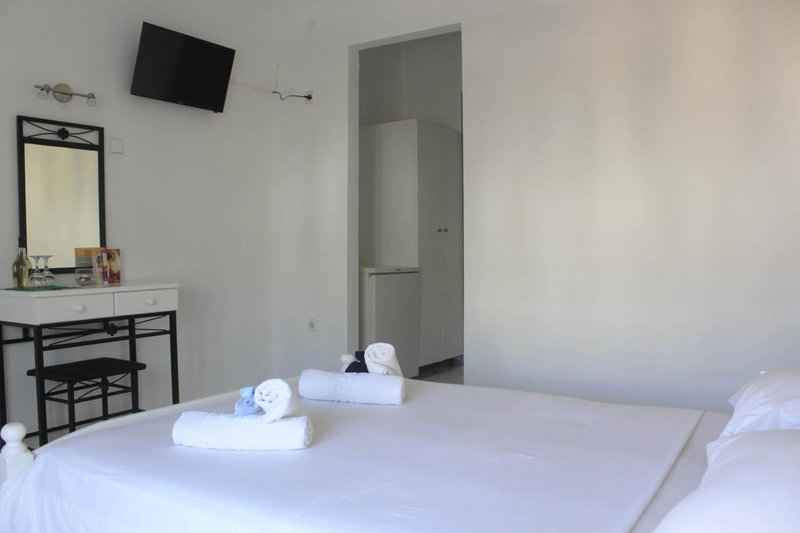 Syros Holidays, Vari, Greece