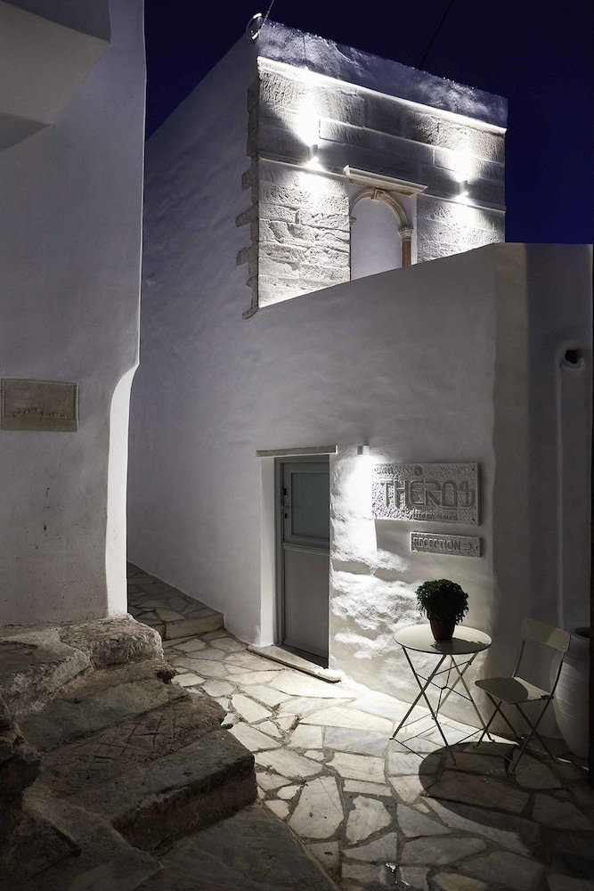 Living Theros Luxury Suites, Grecia