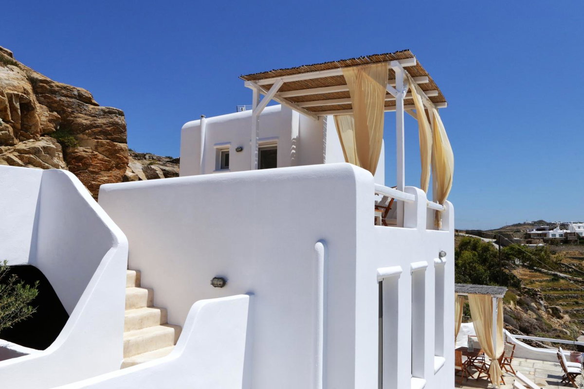 La Maison Blanche, Grèce