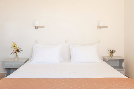 Mimoza, Spetses, Greece