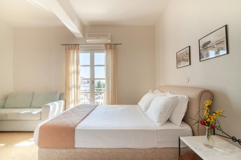 Mimoza, Spetses, Greece