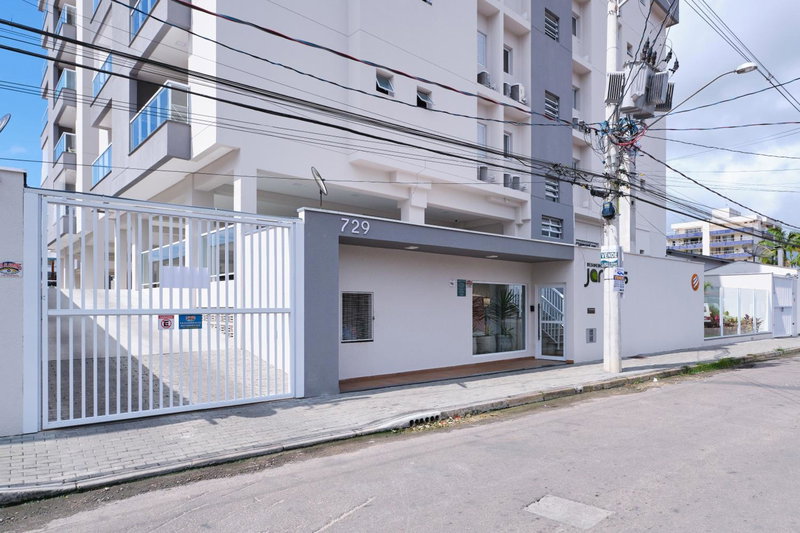 2 QUARTOS com Churrasqueira na Varanda, Piscina, Garagem interna, WiFi 500mbps, Ar Condicionado e Telas de Proteção, Ubatuba, Brazil