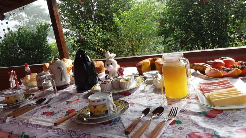 Chalés românticos com hidromassagem e lareira em área rural de visconde de Mauá Pousada Bela Helena, Visconde De Maua, Brazil