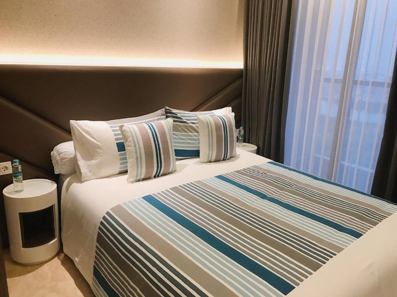 Gold Coast PIK Sea View Apartments by LongeSuites, Jakarta, Indonesia