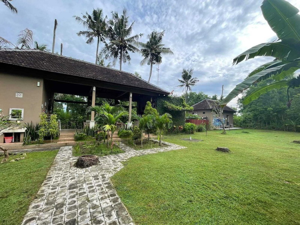 Apit Lawang Villas, Indonesia