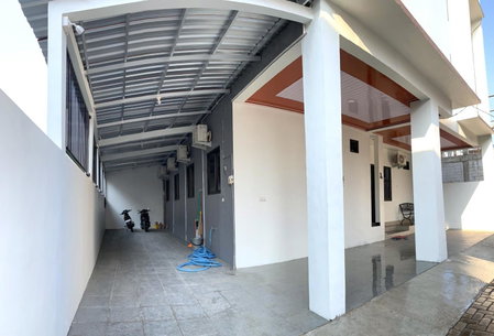 Kusuma Raya Guest House, Srondolwetan, Indonesia