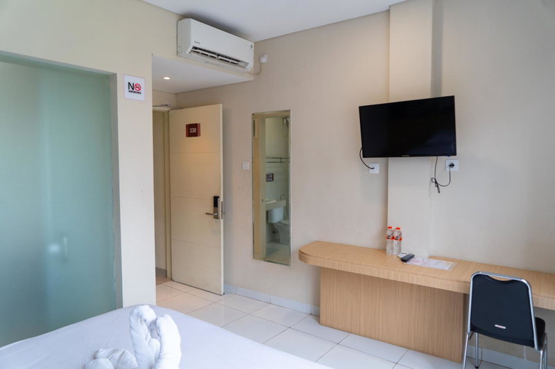 Miko Rooms & Capsules hotel, Bungurasih, Indonesia