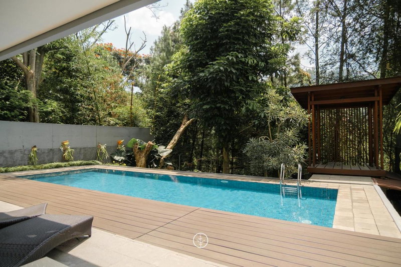 Hikari Hill View Villa 7 Bedrooms With a Private Swimming Pool and a Billiard Table, Bandung, Indonesia