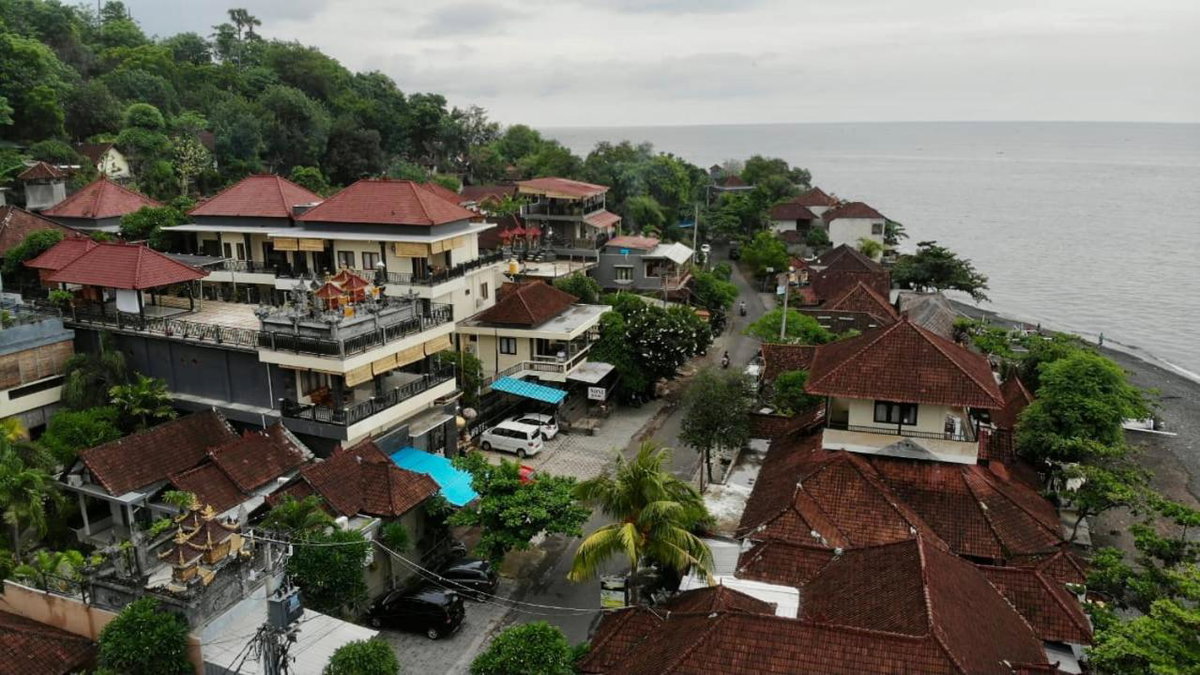 Diver's Cafe Amed, Indonesia