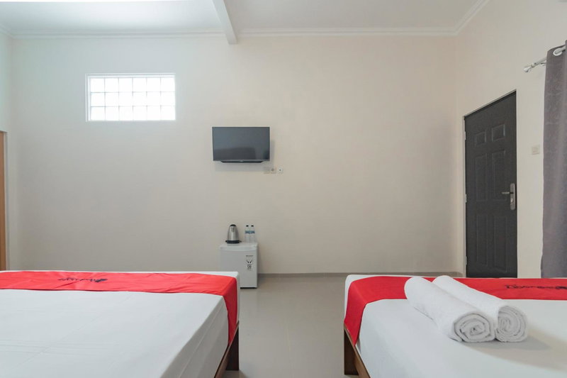 RedDoorz Syariah Plus @ Perintis Guesthouse Tasikmalaya, Tasikmalaya, Indonesia