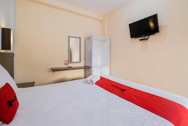 RedDoorz at Omahku Guest House Batu, Malang, Indonesia