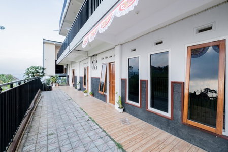 RedDoorz at Omahku Guest House Batu, Malang, Indonesia