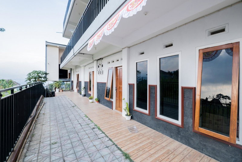 RedDoorz at Omahku Guest House Batu, Malang, Indonesia