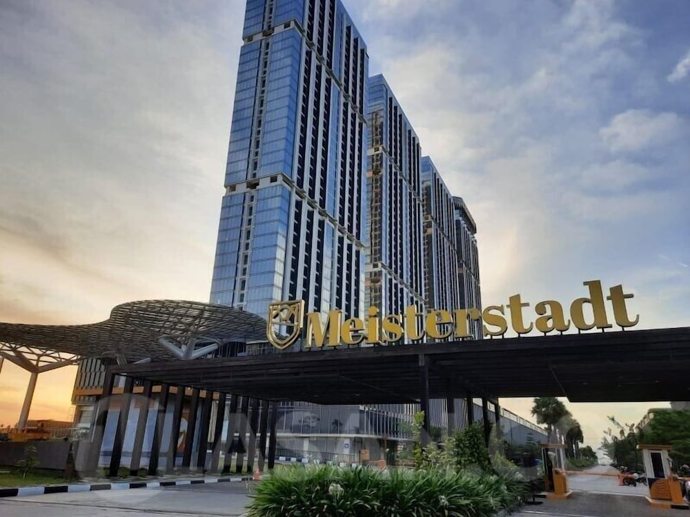 Meisterstadt Pollux Habibie PalamMansion, Indonesia