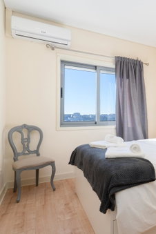 Gaya Avenue Flats - Elegant Contemporary Flats with Balcony, Vila Nova de Gaia, Portugal