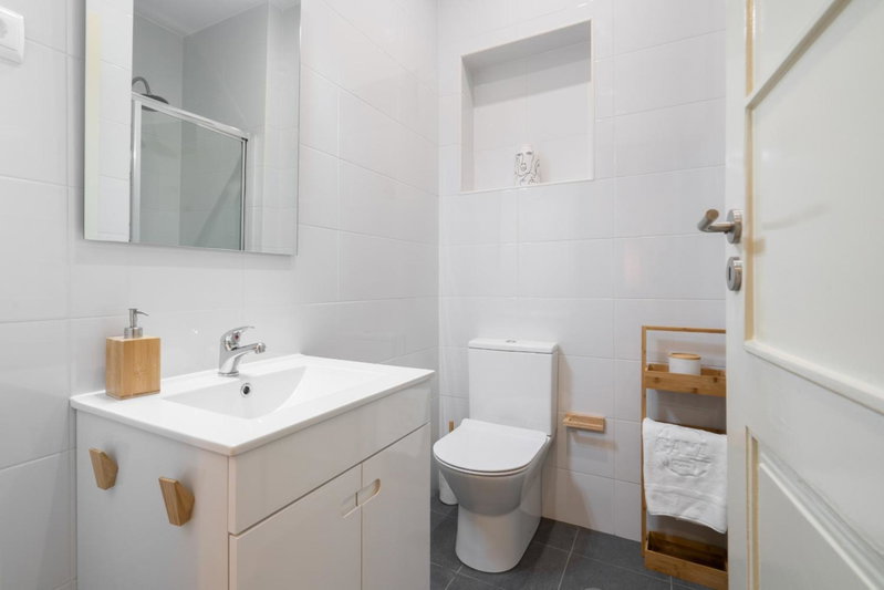 Gaya Avenue Flats - Elegant Contemporary Flats with Balcony, Vila Nova de Gaia, Portugal