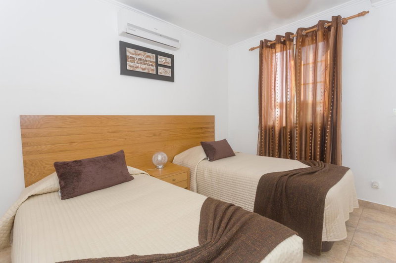 Apartamentos Oliveira, Madalena, Portugal