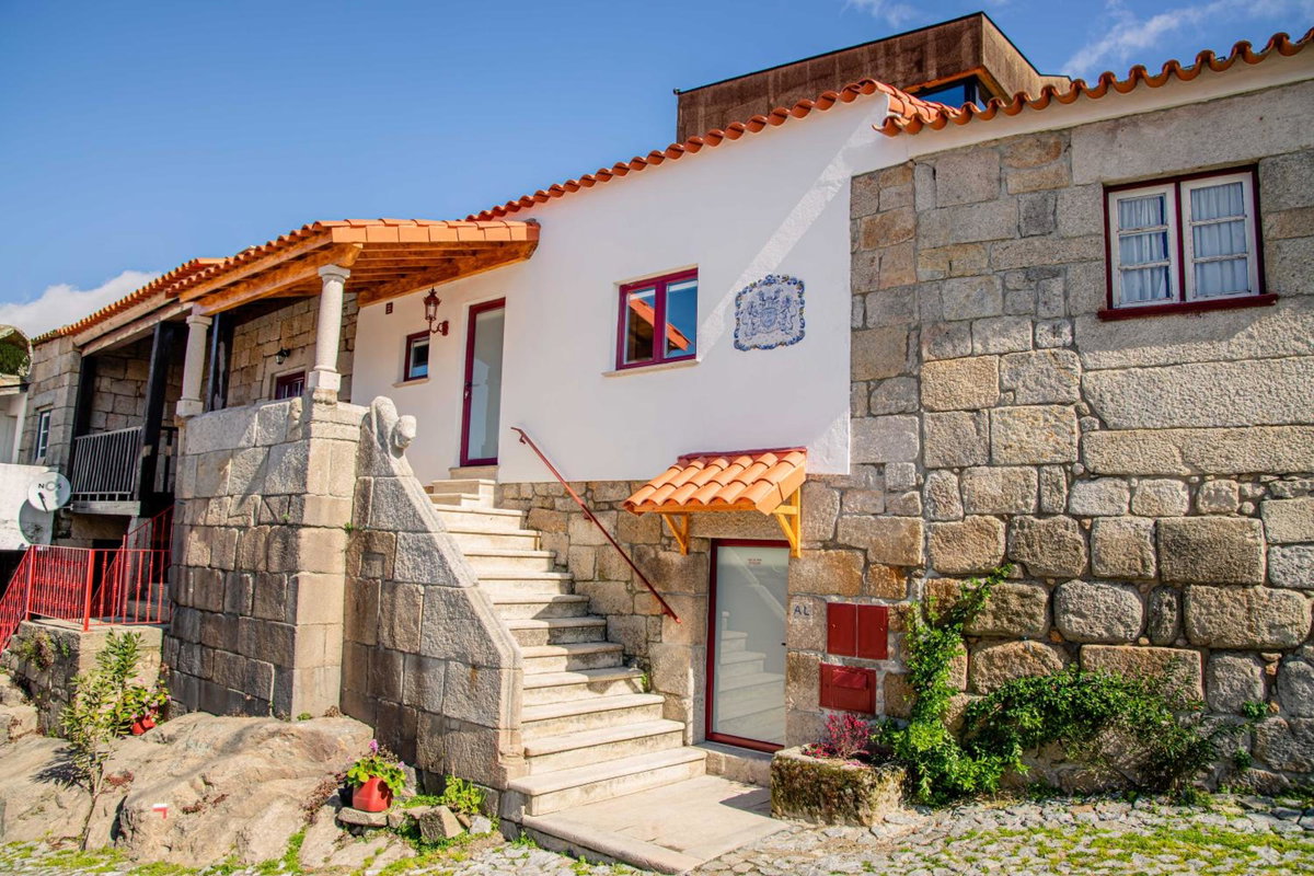 Casa do Leão, Portugal