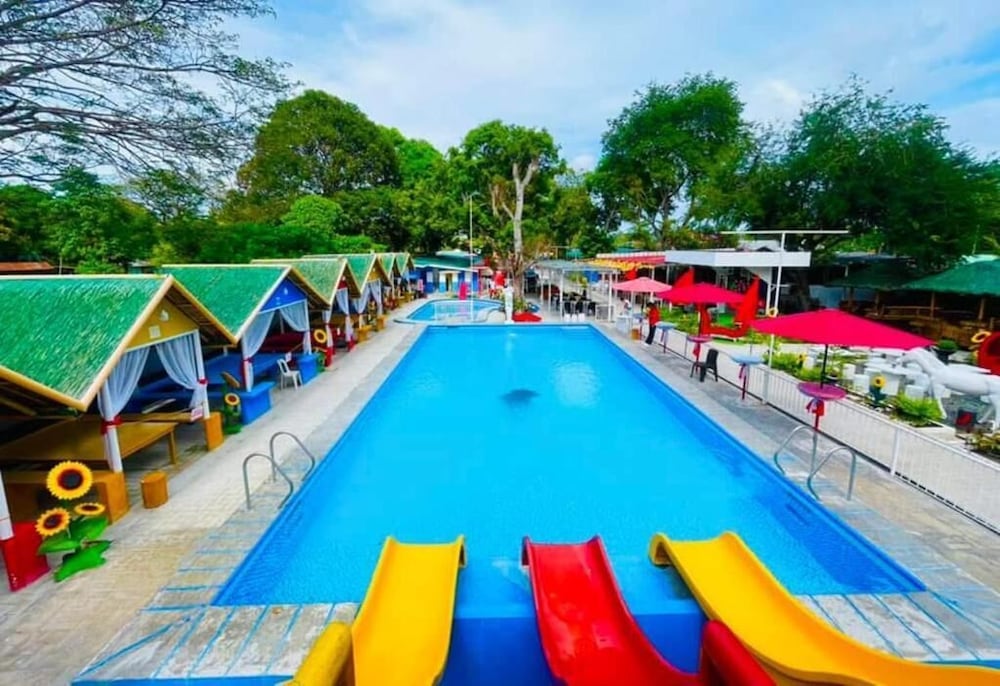 Hotel · Red Apple Hotel and Resort Batangas, San Juan