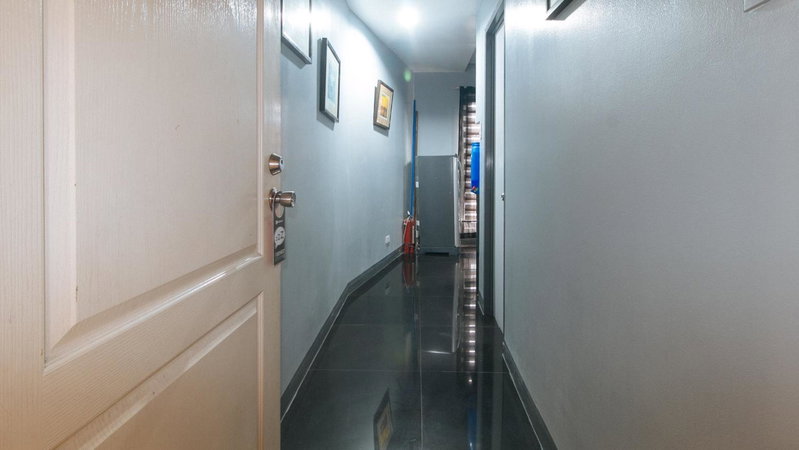 RedDoorz at TJMG by Bel Air Polaris Makati, Manila, Philippines