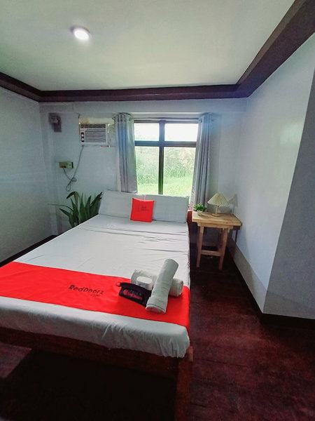 San Juanico Travellers Inn - RedDoorz, Tacloban, Philippines