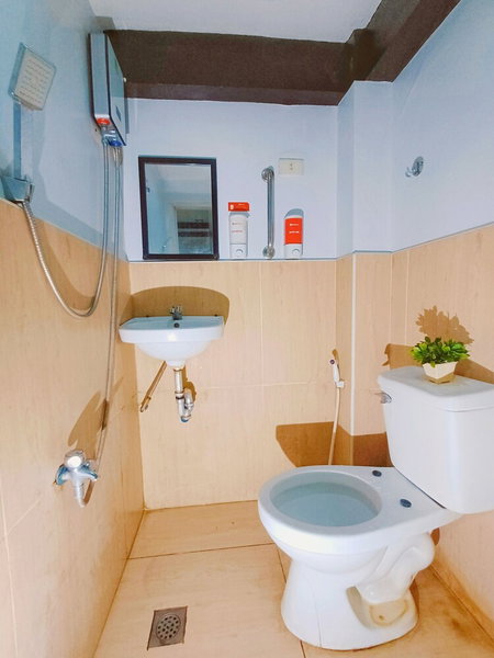 San Juanico Travellers Inn - RedDoorz, Tacloban, Philippines
