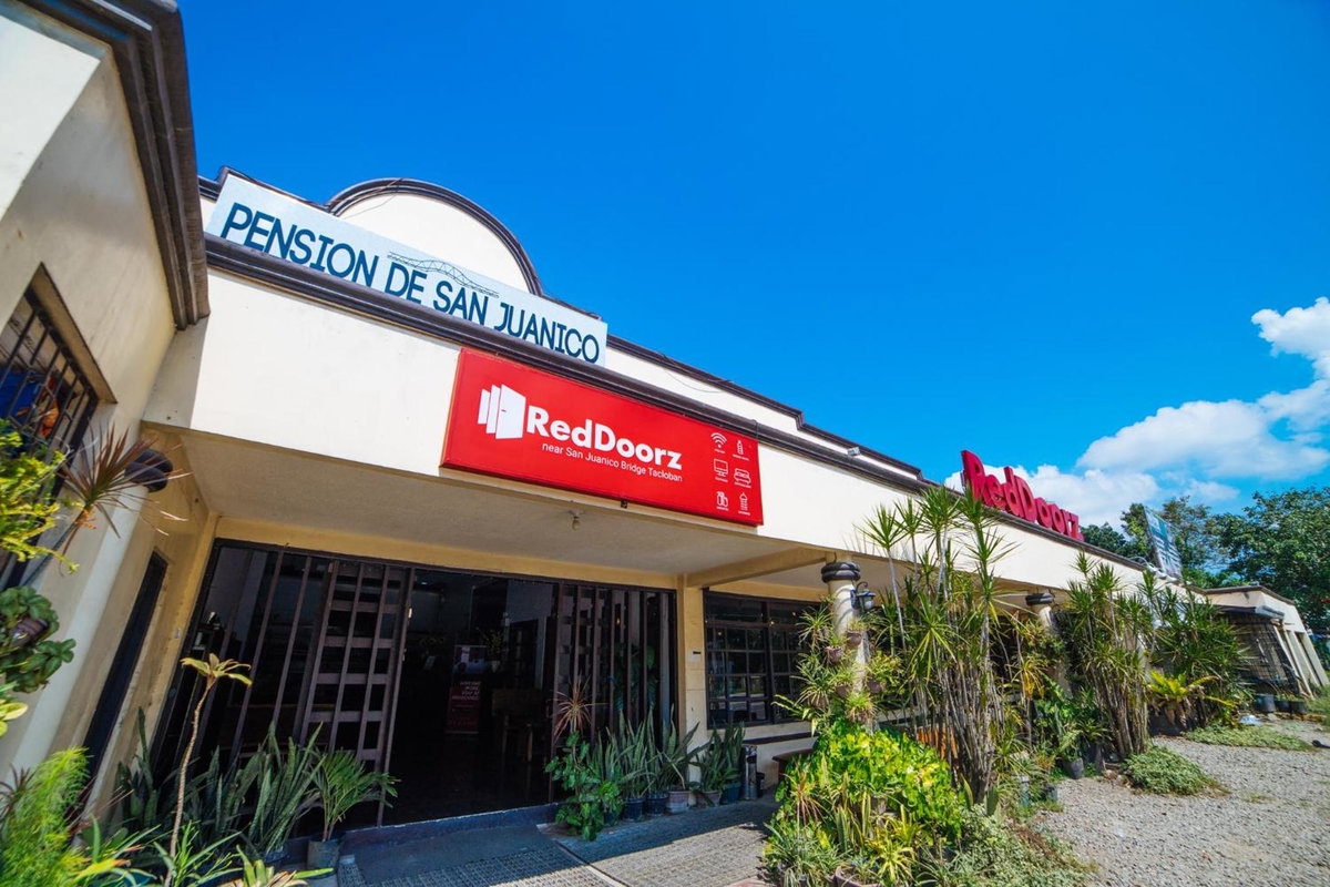 RedDoorz near San Juanico Bridge, Philippines