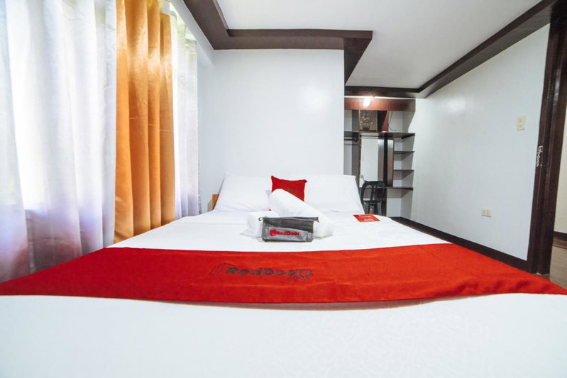 RedDoorz near San Juanico Bridge, Tacloban, Philippines