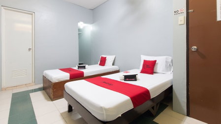RedDoorz @ Teofila Lodge, Vigan, Philippines
