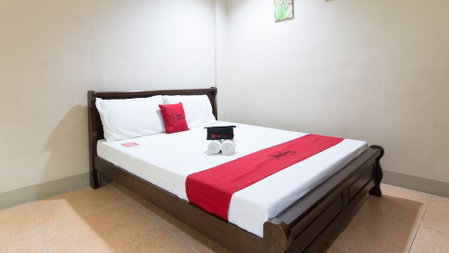 RedDoorz @ Teofila Lodge, Vigan, Philippines