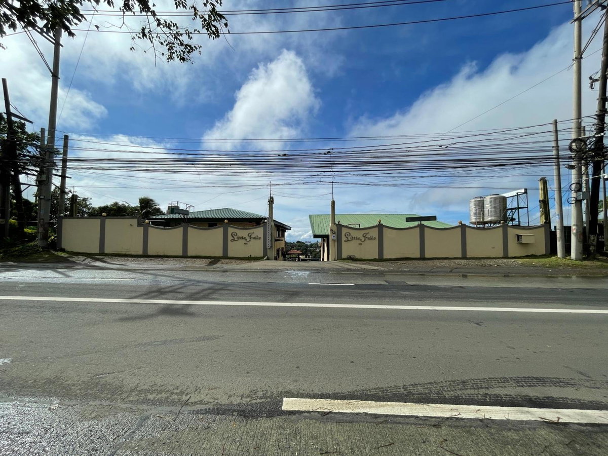 Hotel · Little Falls Tagaytay, Tagaytay