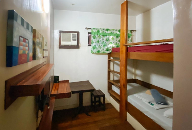 RedDoorz @ Sukitel Budget Hotel Nasugbu, Nasugbu, Philippines