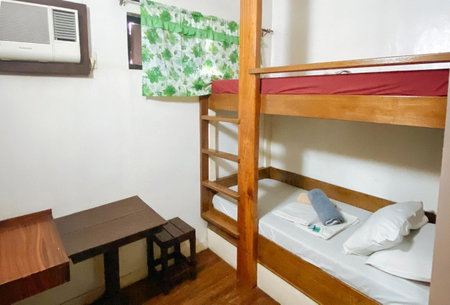 RedDoorz @ Sukitel Budget Hotel Nasugbu, Nasugbu, Philippines