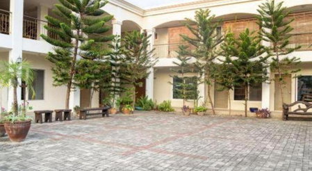 OYO 162 The West Inn, Davao City, Philippines