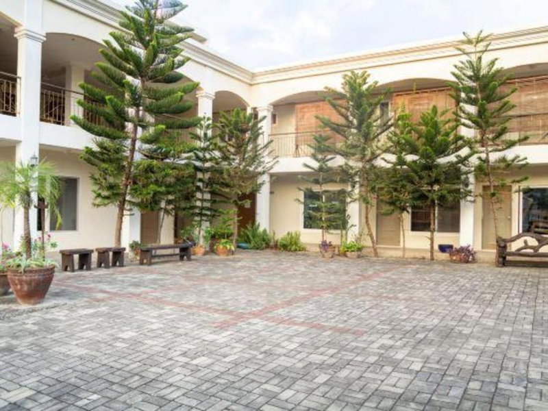 OYO 162 The West Inn, Davao City, Philippines