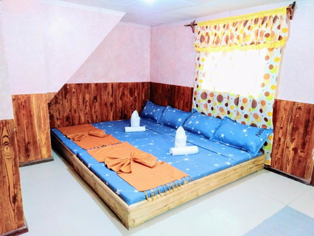 Blue Lagoon Inn and Restaurant, Pagudpud, Mabubua, Philippines