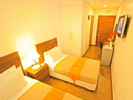 Collection O Avitel Hotel near Osmena Highway, PNR Pasay Station, Metro Manila, Makati, Philippines
