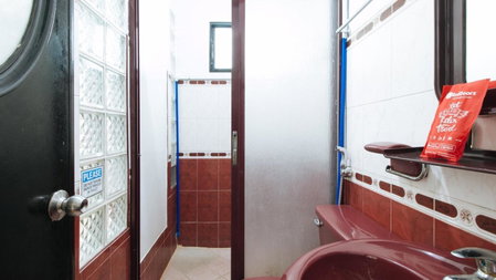 RedDoorz Plus at Villa Gloria Taguig, Manila, Philippines