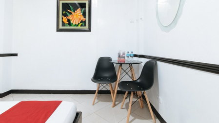 RedDoorz Plus at Villa Gloria Taguig, Manila, Philippines