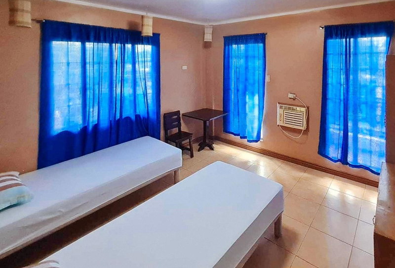 RedDoorz at DLittle Egg Hostel Pangasinan, Urdaneta, Philippines