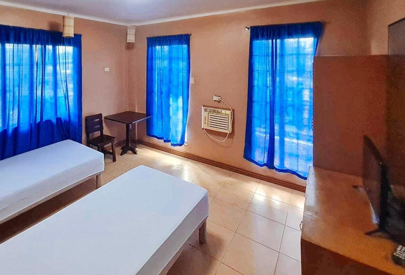 RedDoorz at DLittle Egg Hostel Pangasinan, Urdaneta, Philippines