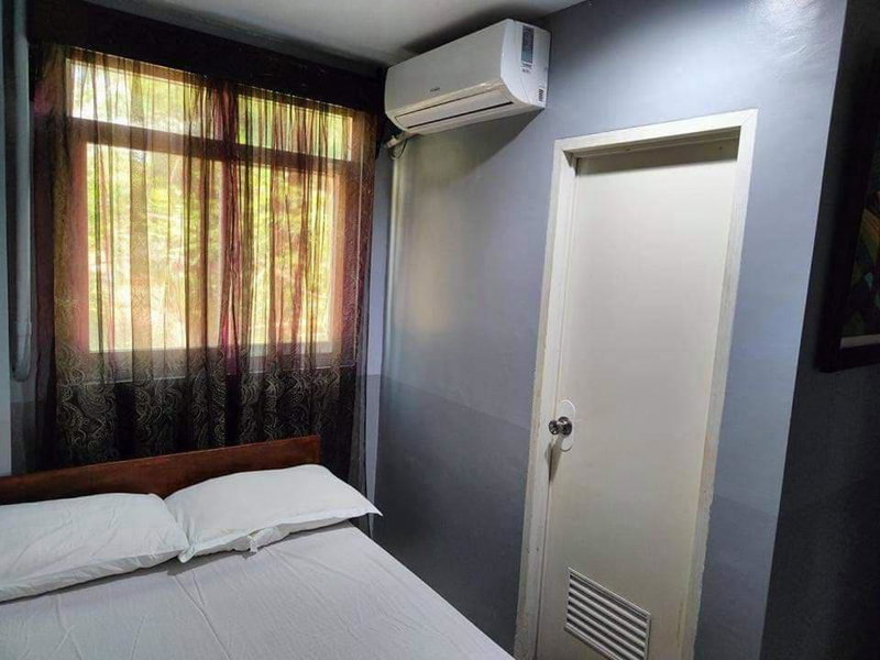 RedDoorz @ Villa E Mansion, Vigan, Philippines