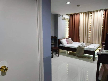 RedDoorz @ Villa E Mansion, Vigan, Philippines