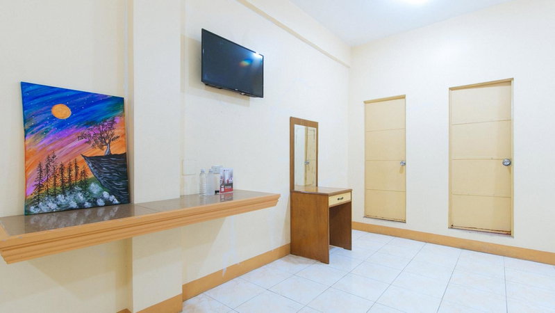 RedDoorz @ Goldland Spring Resort Urdaneta City, Urdaneta, Philippines