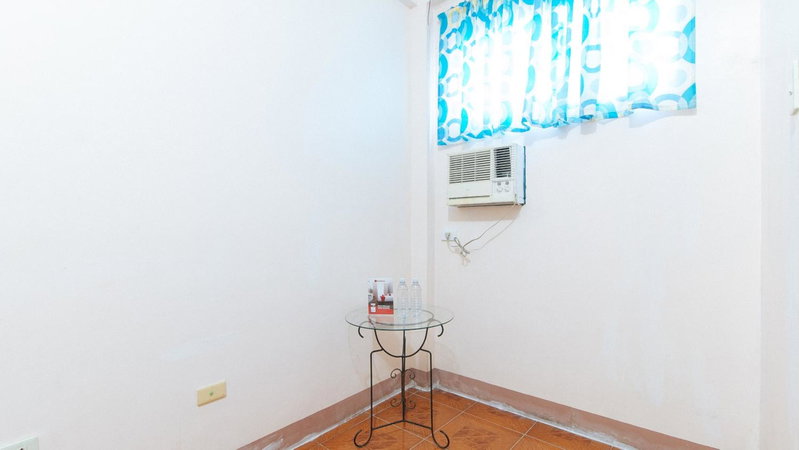 RedDoorz @ Goldland Spring Resort Urdaneta City, Urdaneta, Philippines